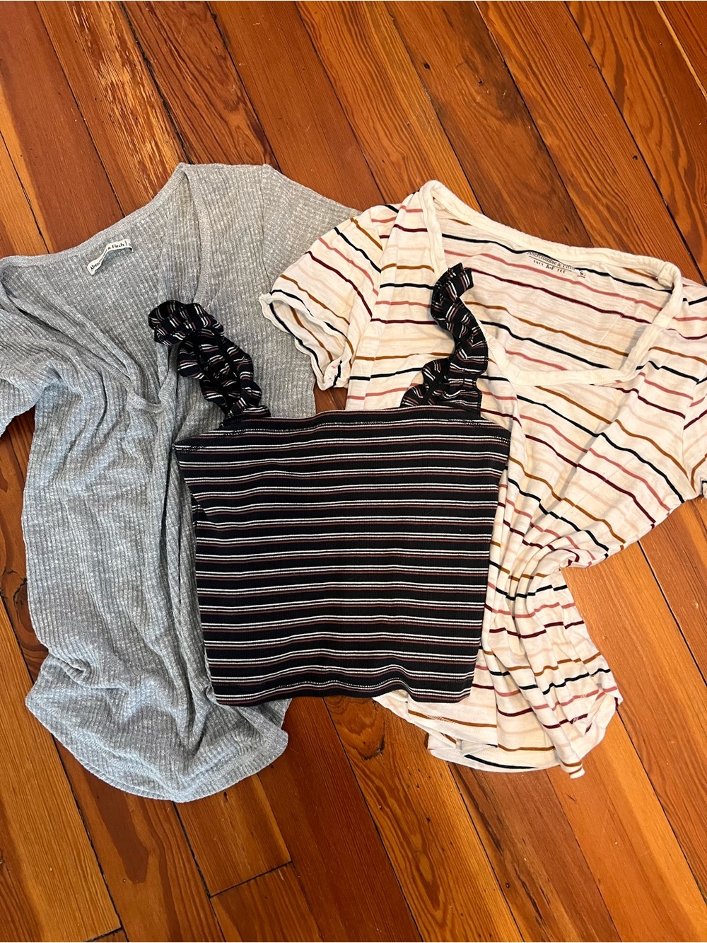 Abercrombie & Fitch top bundle